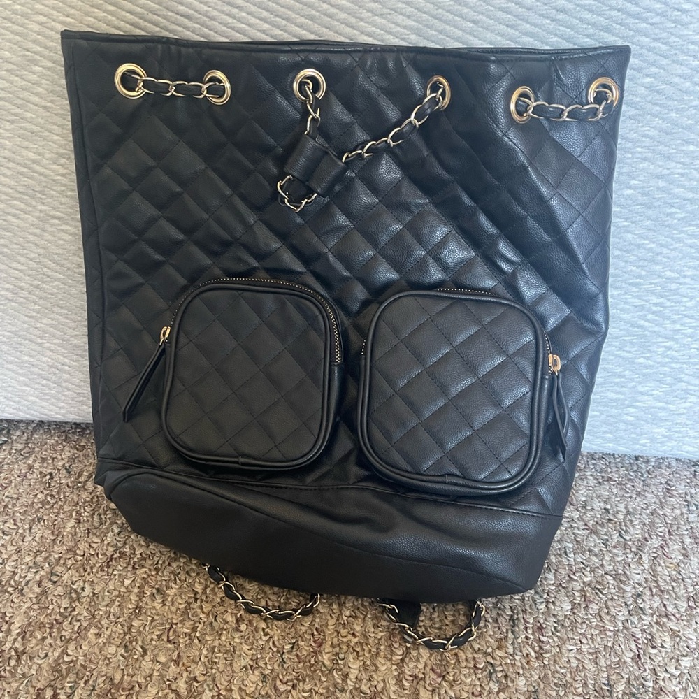 Forever 21 Black Quilted Women's Bag